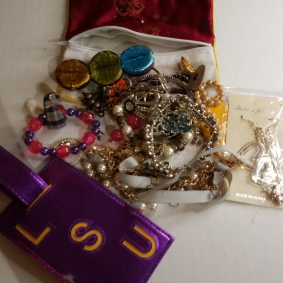 Other - Junk drawer jewelry bundle b190